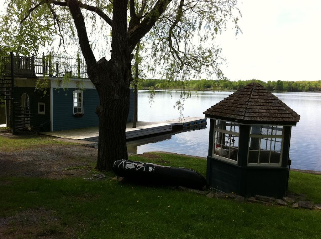 Windswept On The Trent Hotell Campbellford Exteriör bild